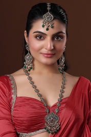 Green Polki Pendant Necklace with Maang Tika