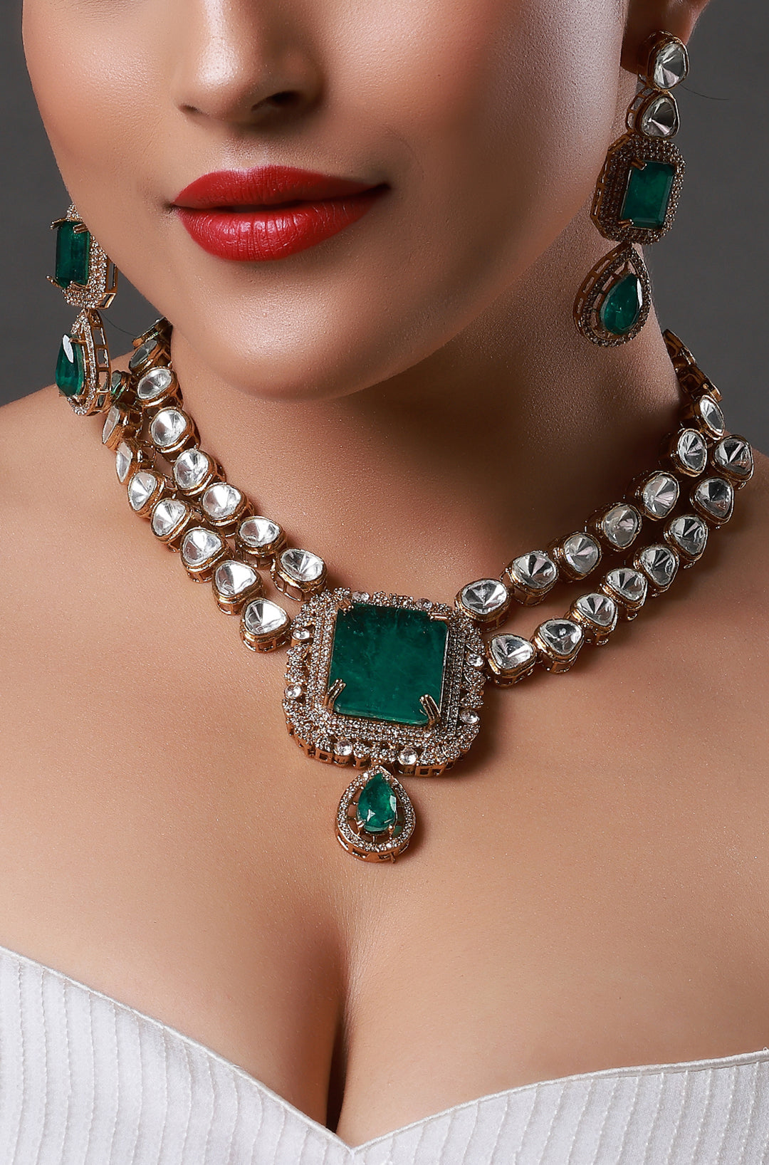 Two-Layer Necklace with Emerald Stone & Square Pendant