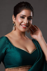 Tiger Embellished Emerald Earrings