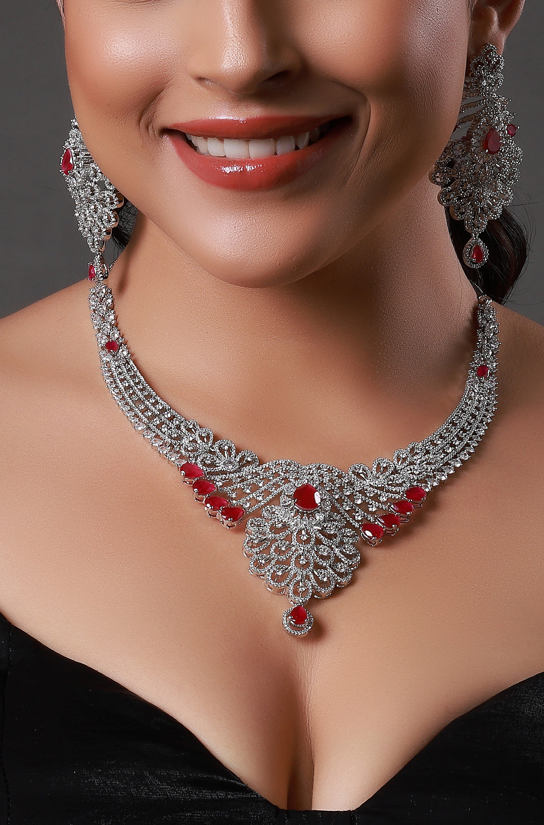 Enticing Floral American Diamond Necklace