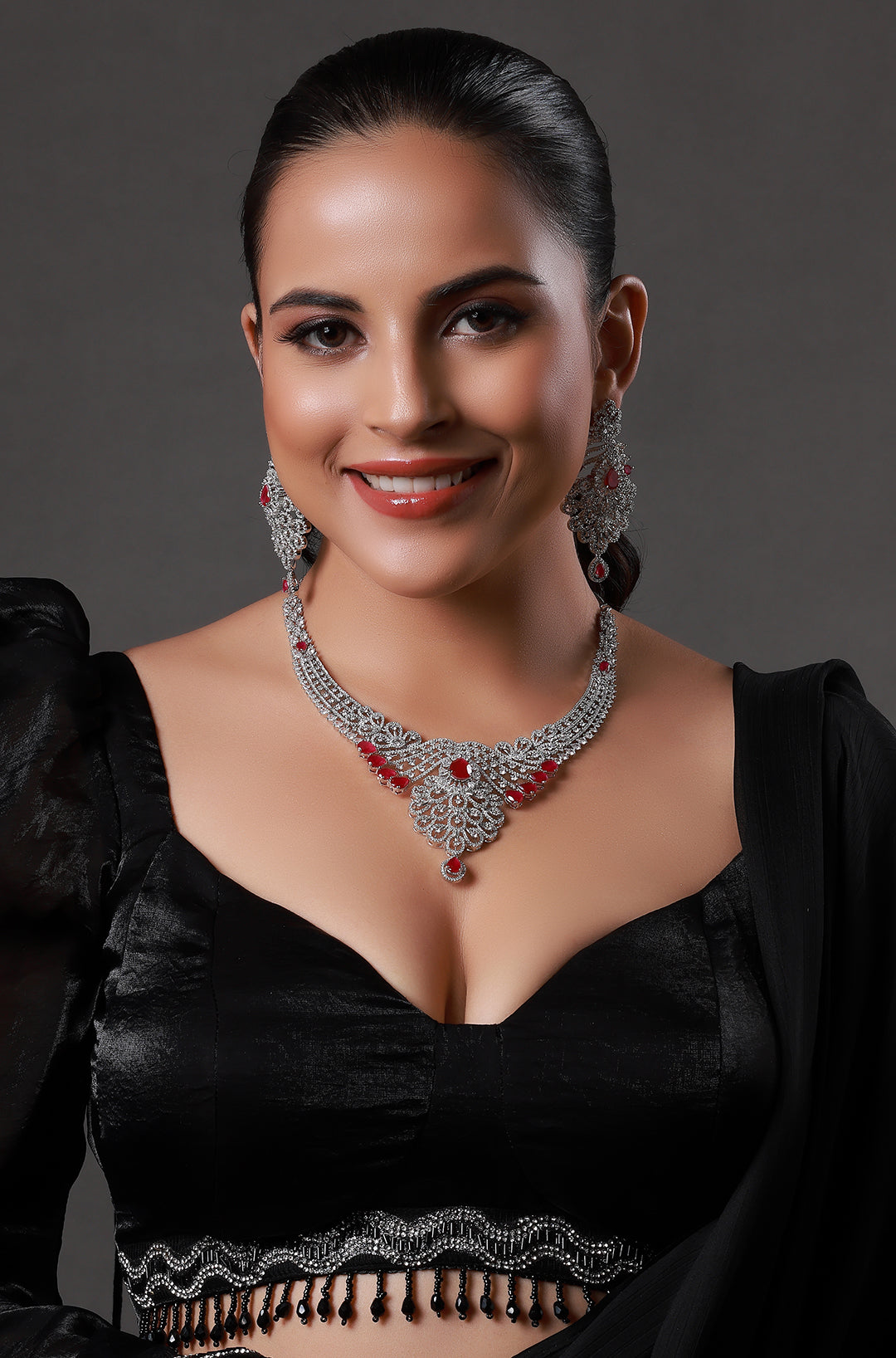 Enticing Floral American Diamond Necklace
