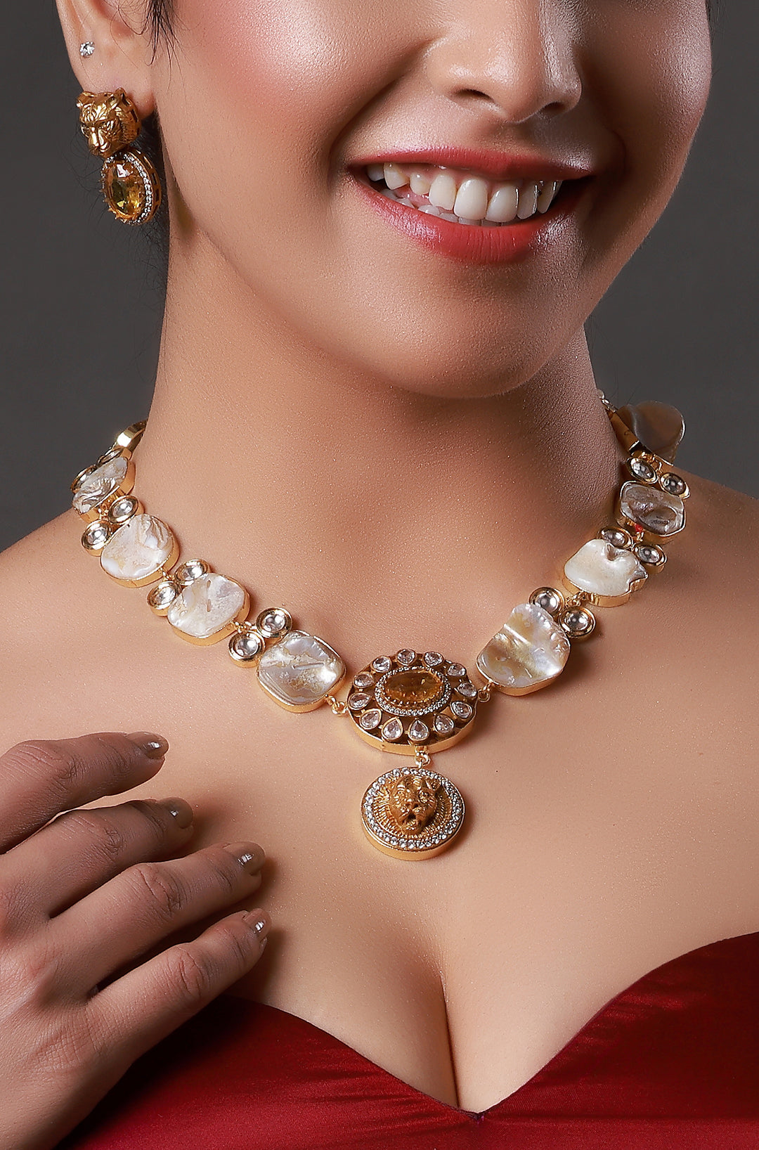 Tiger Emblem Necklace Set for Cocktail Party