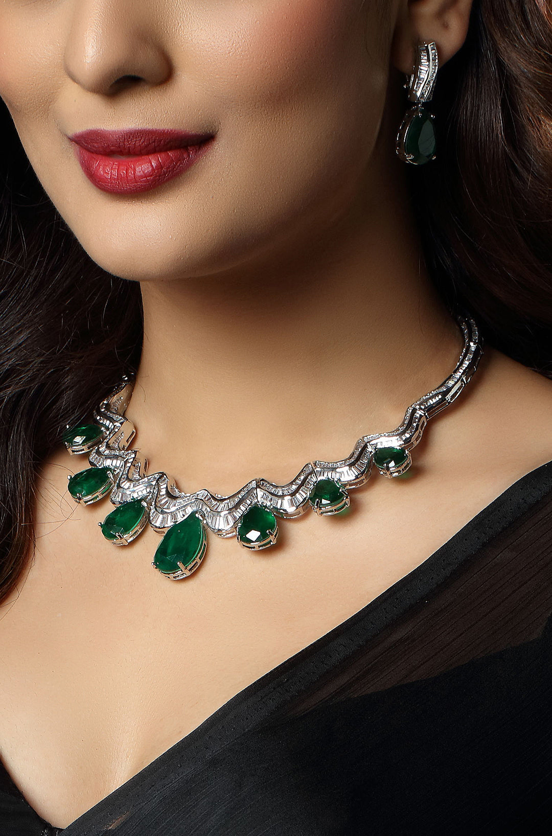 The Waves of Verdance Ensemble Necklace