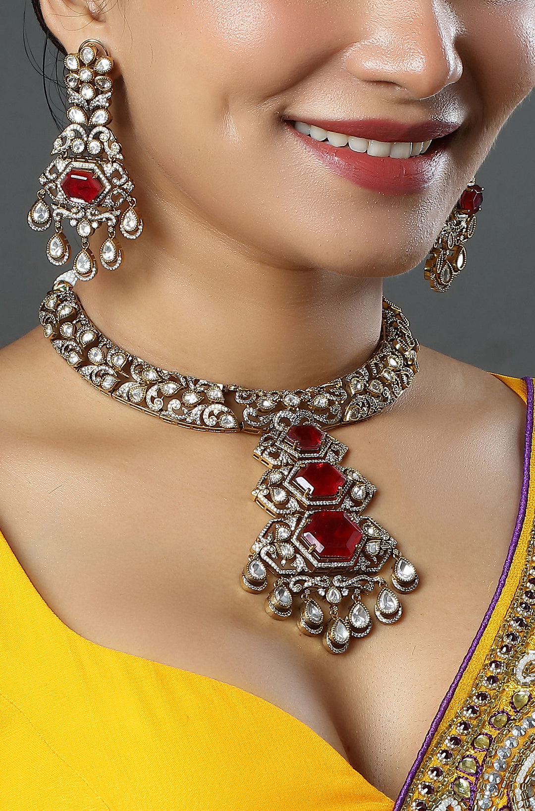 Traditional Red Glamour Choker
