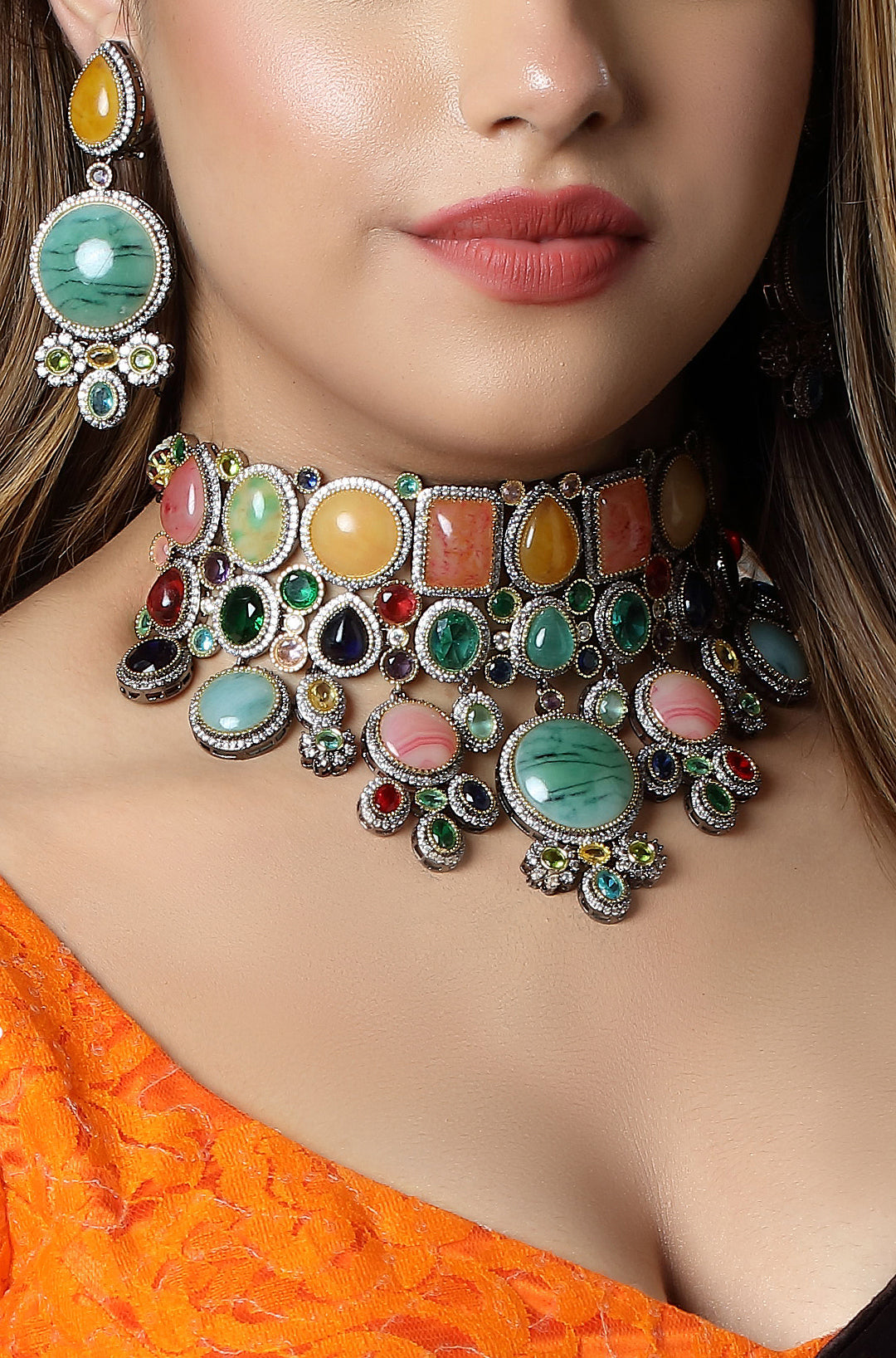 The Kaleidoscope Choker